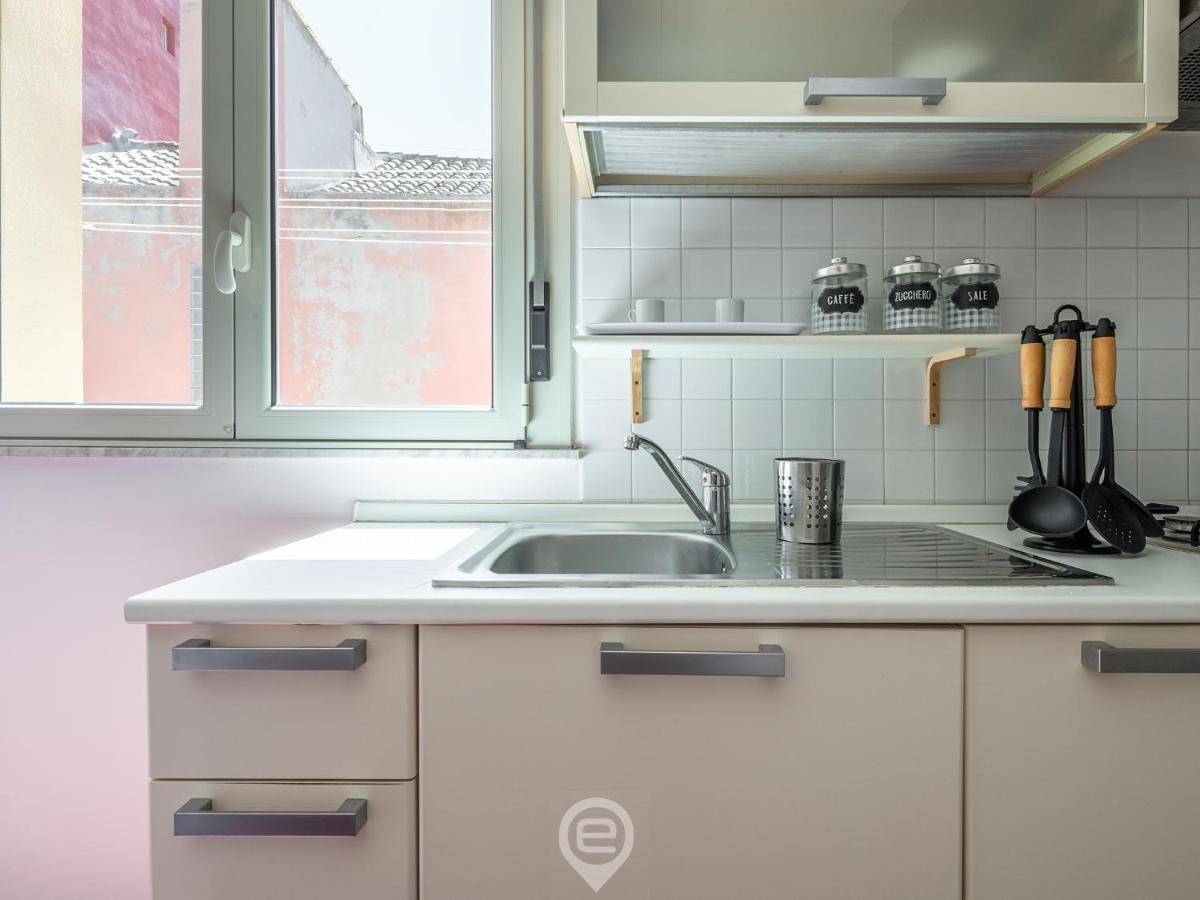 La Finestra Sul Corso Apartment กาญารี ภายนอก รูปภาพ