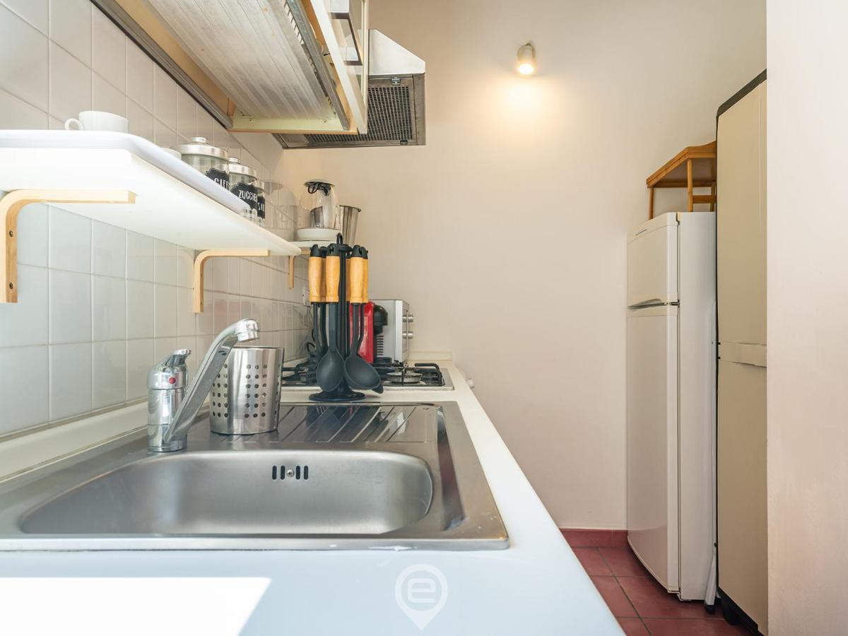 La Finestra Sul Corso Apartment กาญารี ภายนอก รูปภาพ