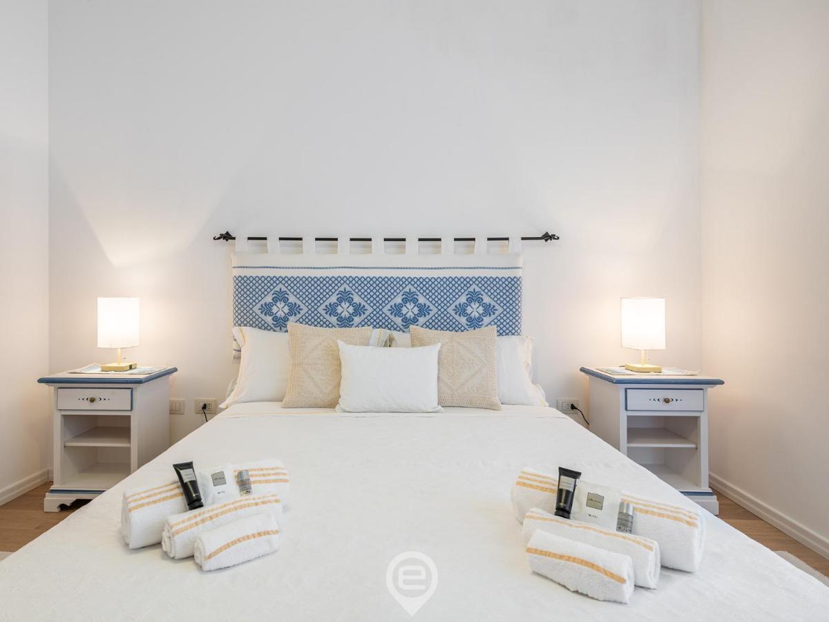 La Finestra Sul Corso Apartment กาญารี ภายนอก รูปภาพ