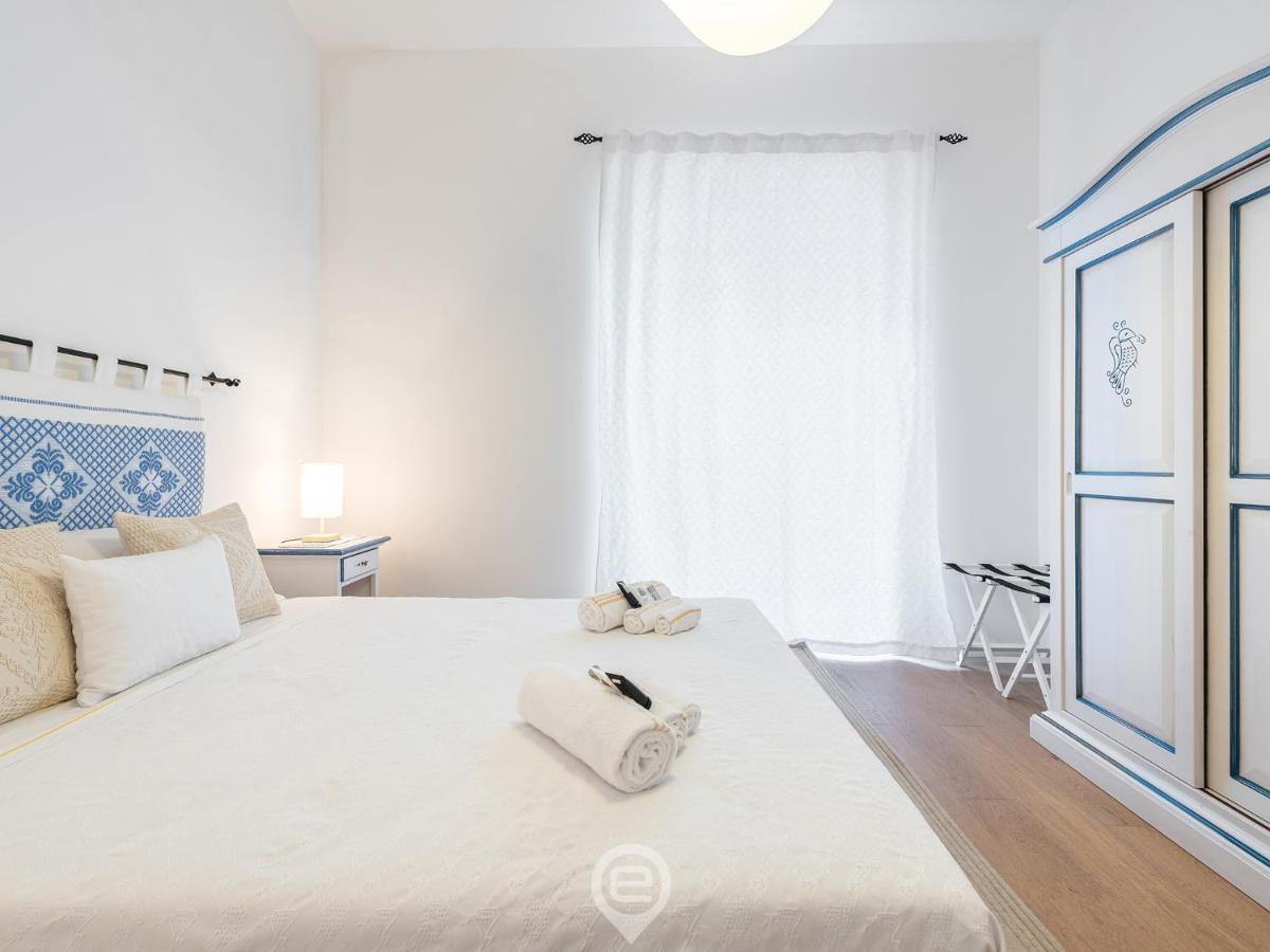 La Finestra Sul Corso Apartment กาญารี ภายนอก รูปภาพ