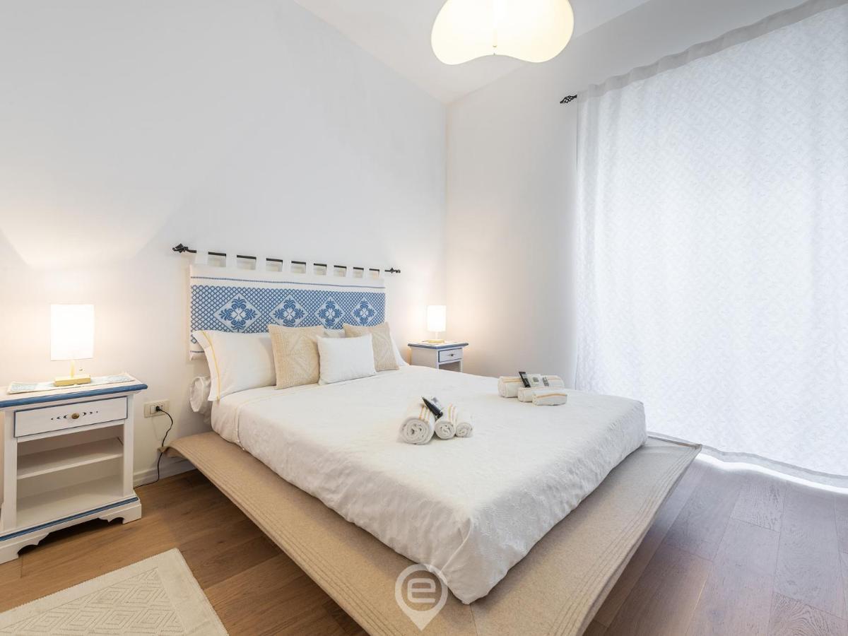 La Finestra Sul Corso Apartment กาญารี ภายนอก รูปภาพ